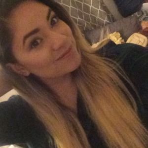 Meet your Posher, Yesenia